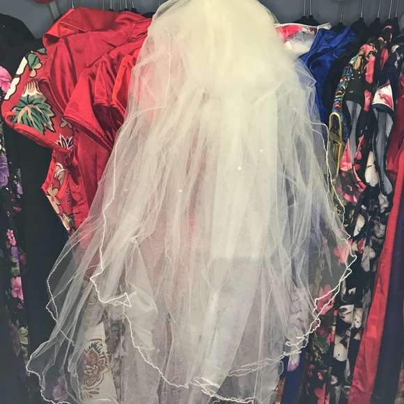 Brand NEW wedding dress/gown with corset/Veil set - Picture 6 of 7